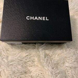 CHANEL Box